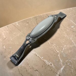 delta beyaz porselen taşlı dolap kulpu 160 mm